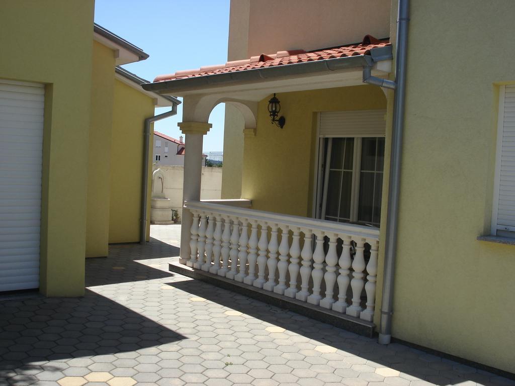 Apartment Komljenovic Pula Bagian luar foto