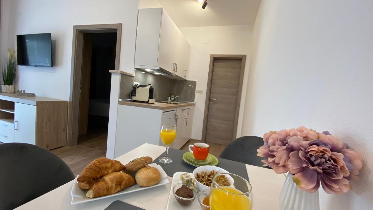 Apartment Komljenovic Pula Bagian luar foto