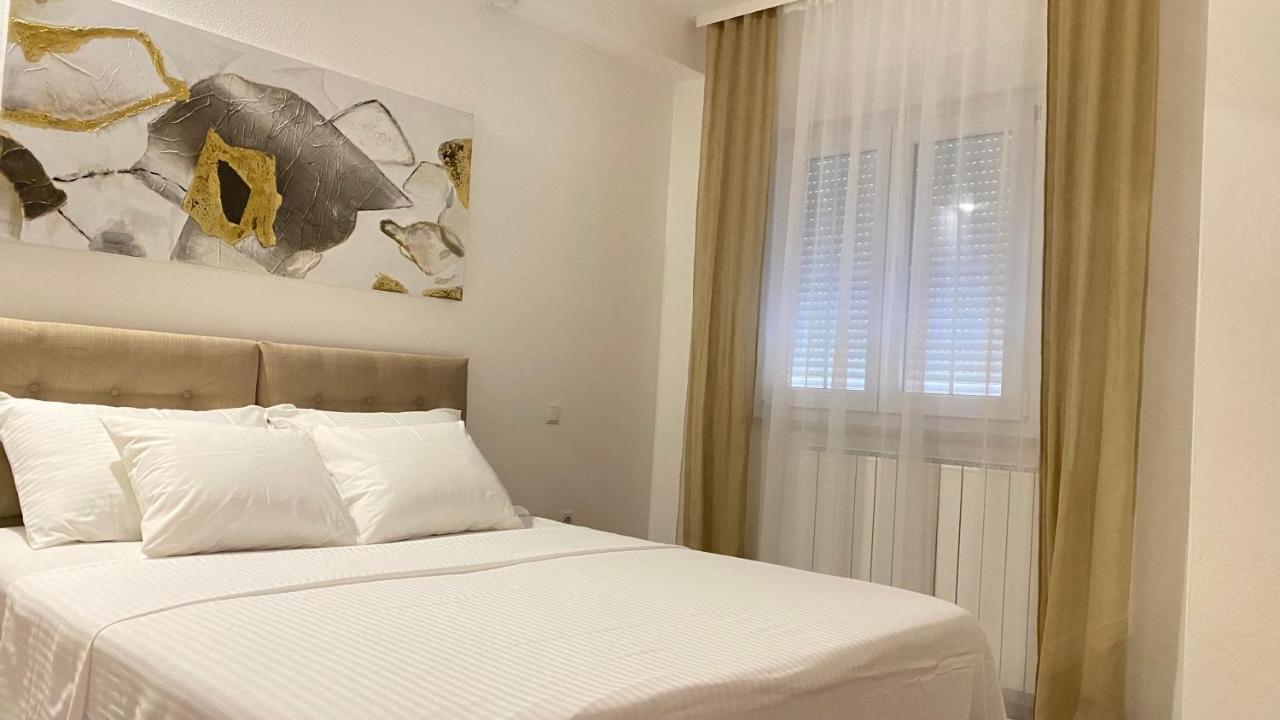 Apartment Komljenovic Pula Bagian luar foto
