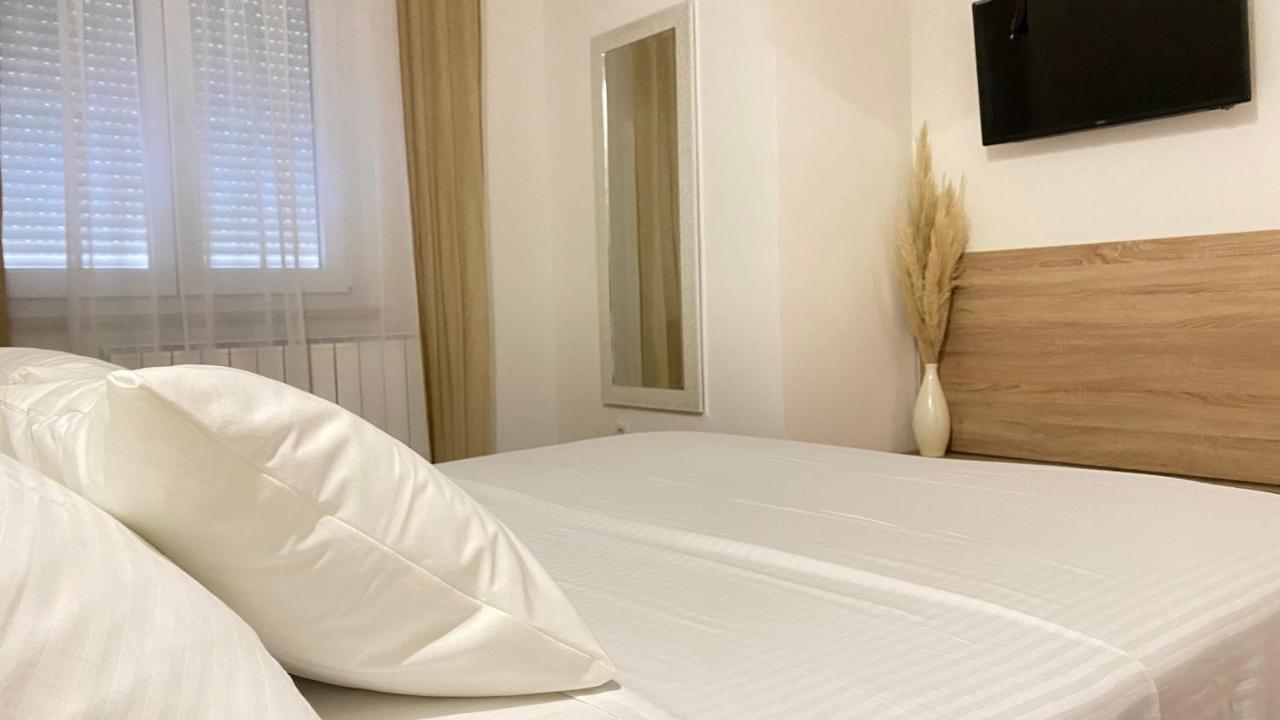 Apartment Komljenovic Pula Bagian luar foto