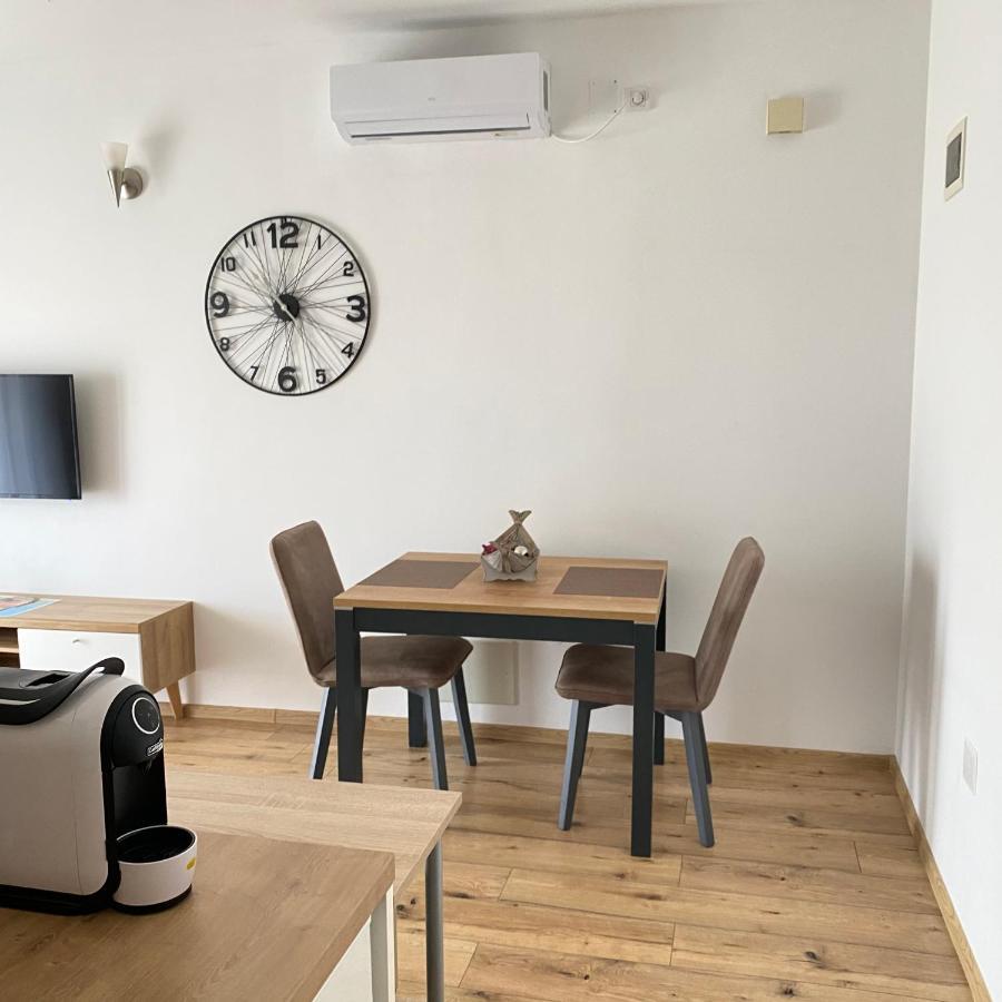 Apartment Komljenovic Pula Bagian luar foto