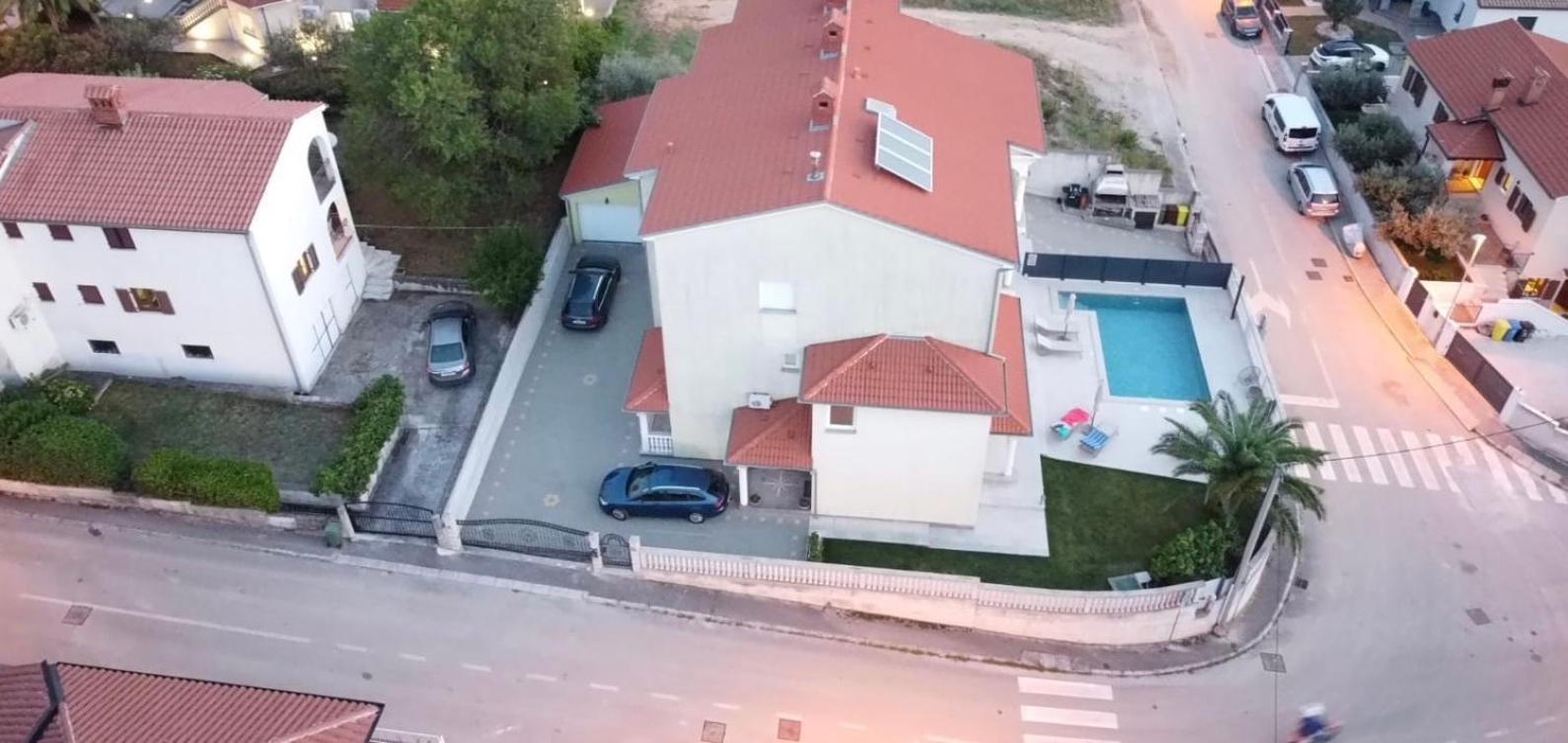 Apartment Komljenovic Pula Bagian luar foto