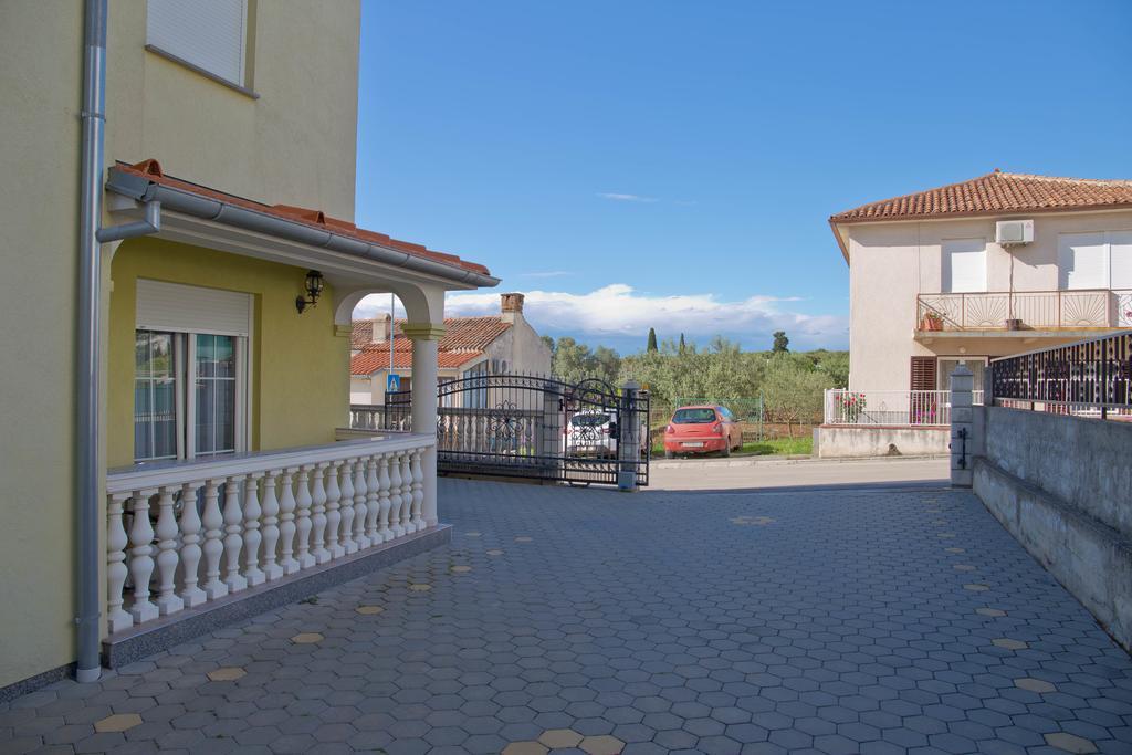 Apartment Komljenovic Pula Bagian luar foto