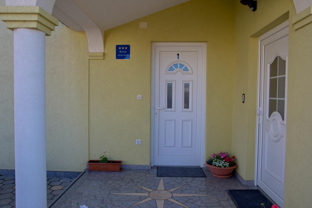 Apartment Komljenovic Pula Bagian luar foto