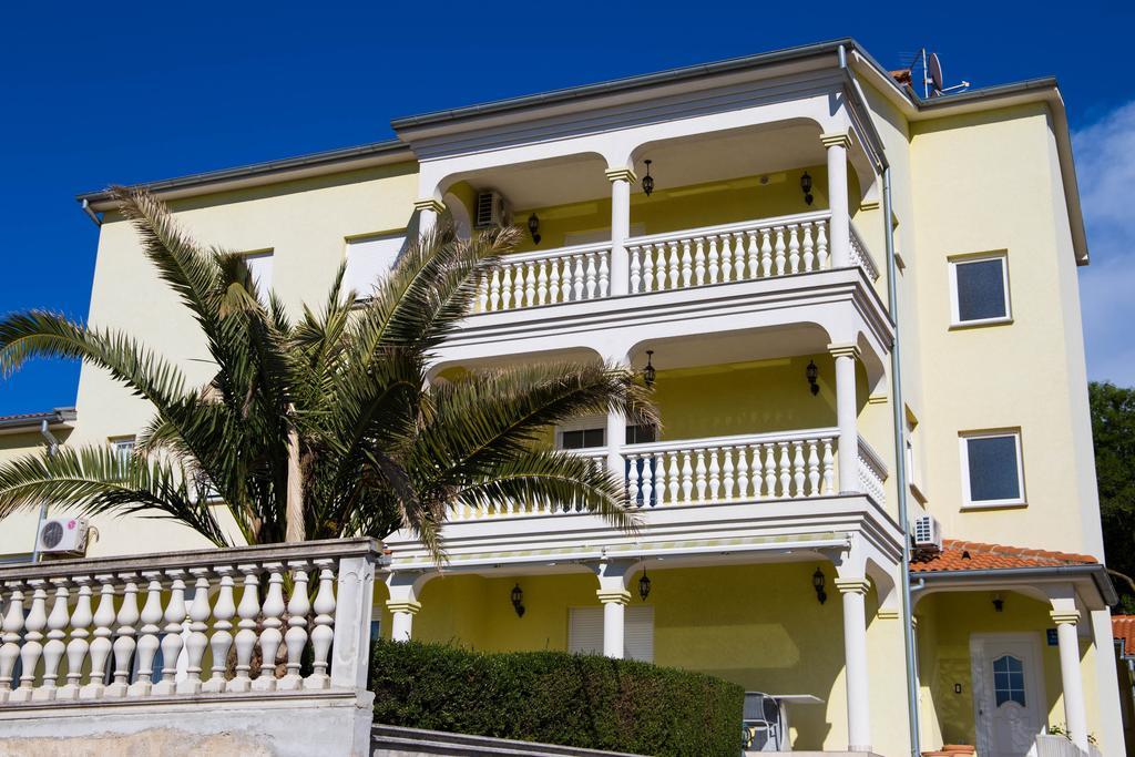 Apartment Komljenovic Pula Bagian luar foto