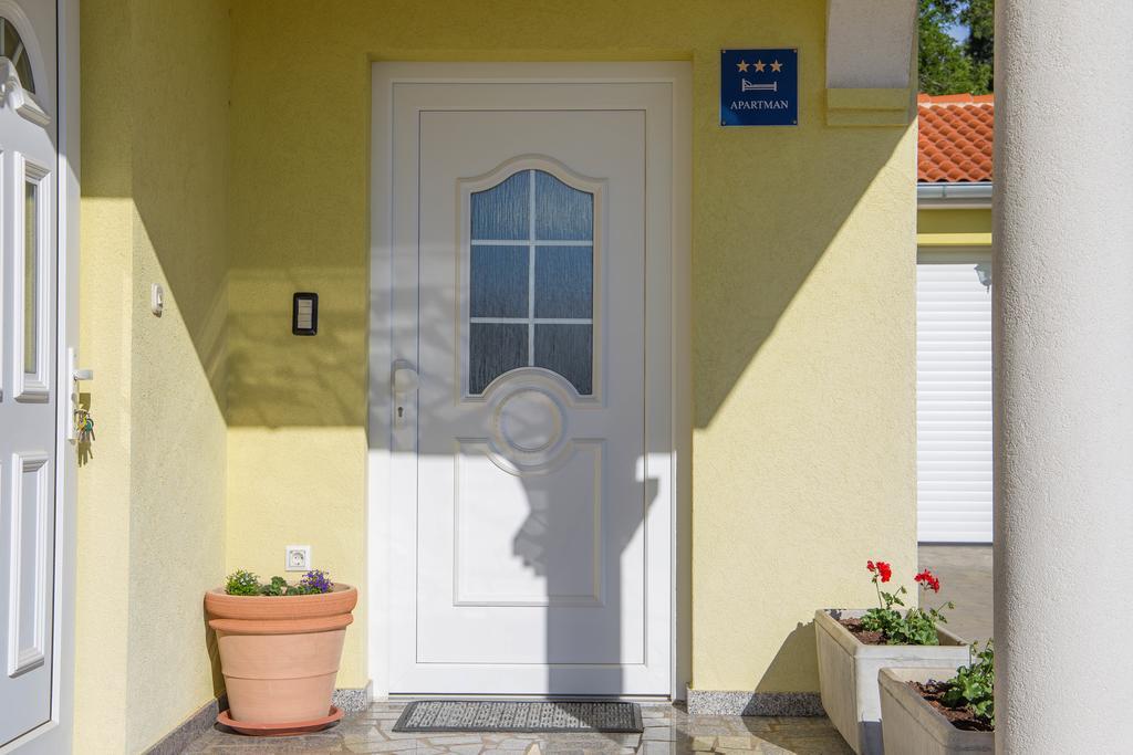 Apartment Komljenovic Pula Bagian luar foto