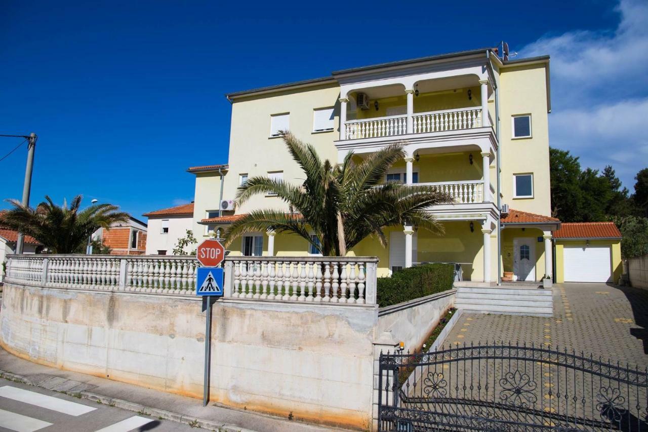 Apartment Komljenovic Pula Bagian luar foto
