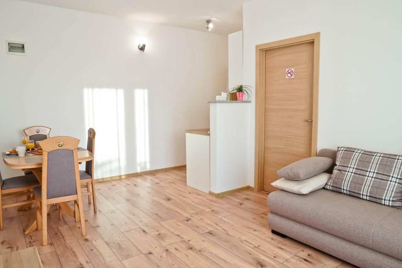 Apartment Komljenovic Pula Bagian luar foto